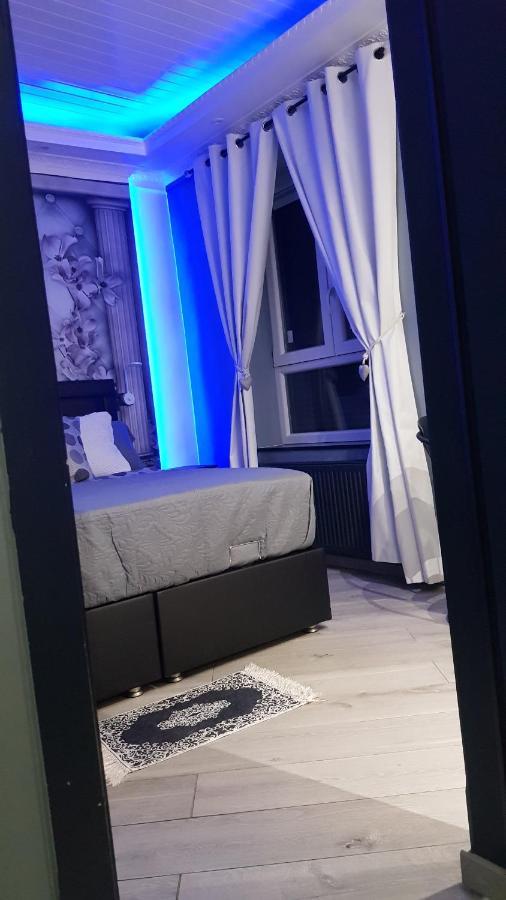 Le Petit Luxembourg Lägenhet Montignies-sur-Sambre Exteriör bild