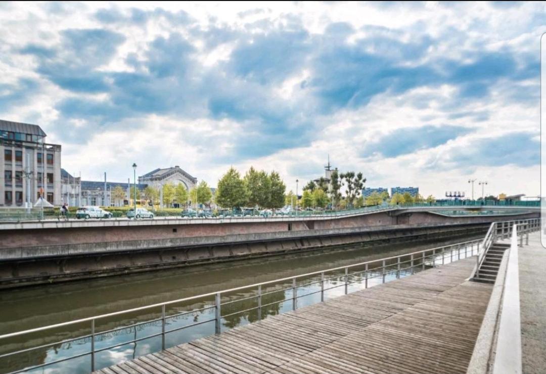Le Petit Luxembourg Lägenhet Montignies-sur-Sambre Exteriör bild